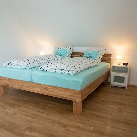 Wunderschone Und Frisch Renovierte Ferienwohnung In Strandnahe Fur 4-6 Personen! *