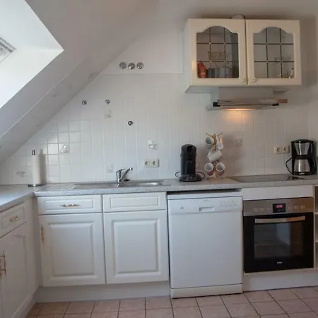 Wunderschone Und Frisch Renovierte Ferienwohnung In Strandnahe Fur 4-6 Personen! *